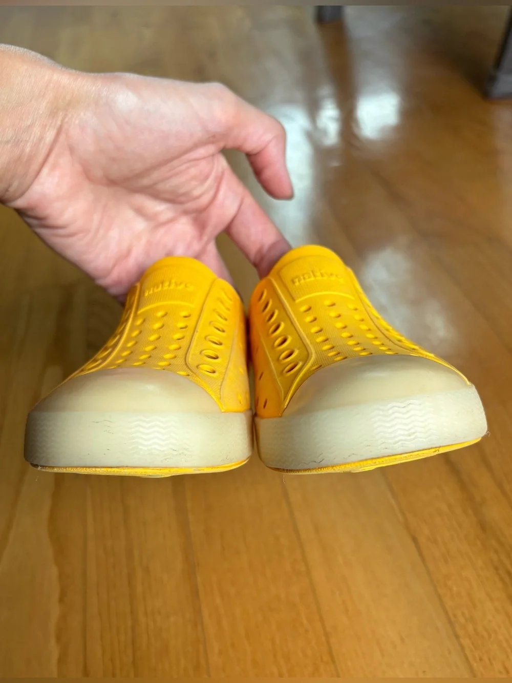 Native Jefferson Kids Shoes Glow In Dark Yellow Boy Girl Sz C10 Slip On Sneakers